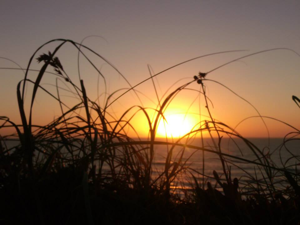 amanecer junto al mar...