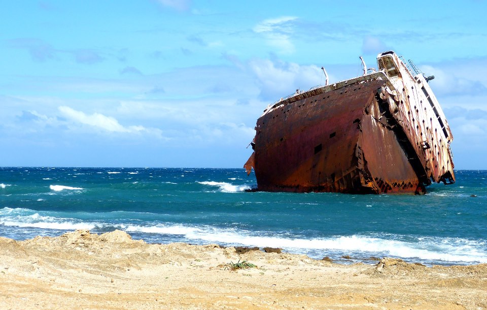 sunken boat 15 min walking