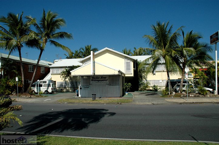 Mad Monkey Village, Cairns