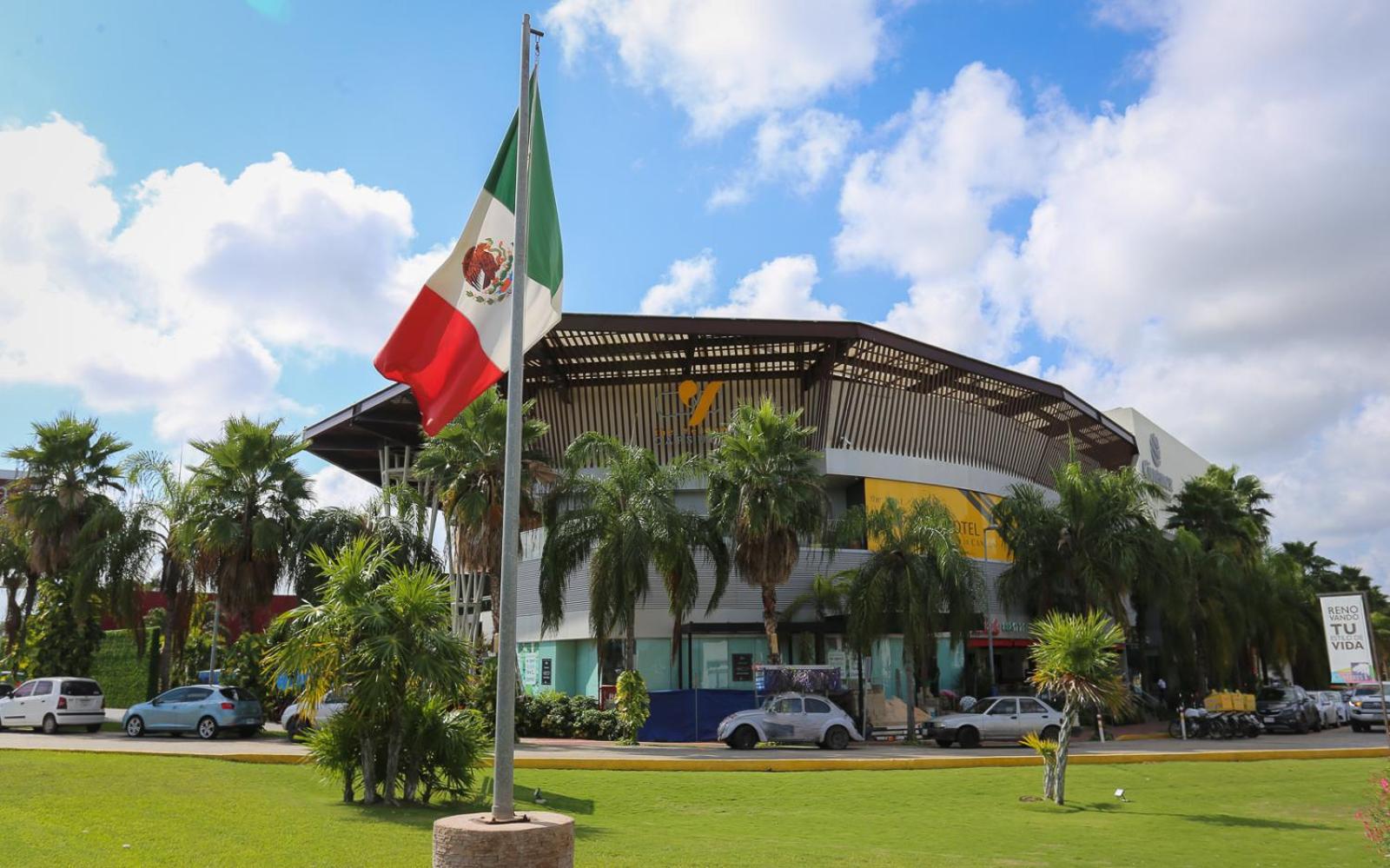 The Yellow Capsule, Cancún