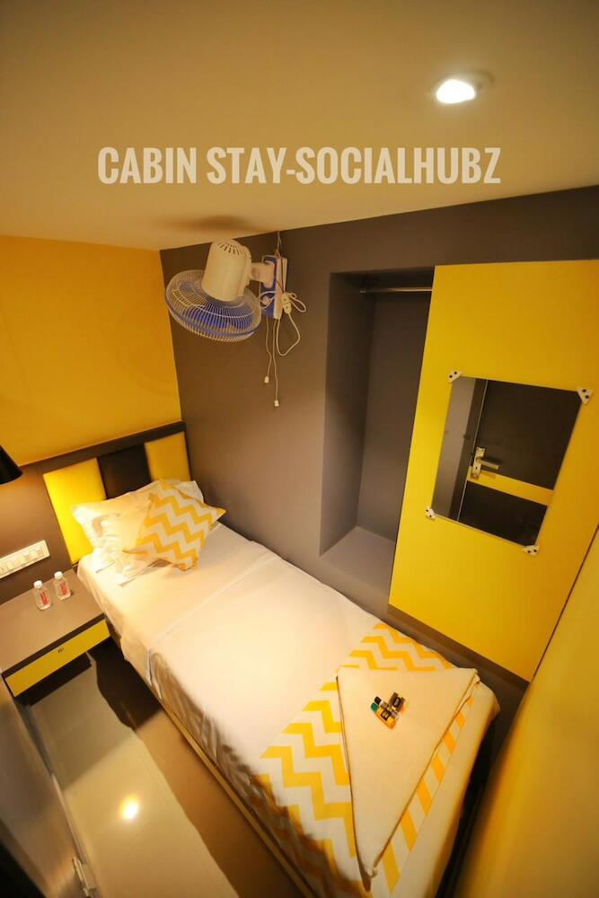 Cabin Stay-social Hubz, Mumbai