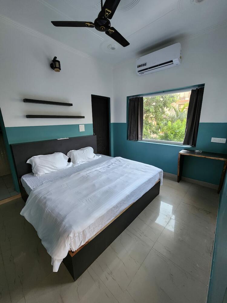 12 Monks Rishikesh Hostel, Rishikesh