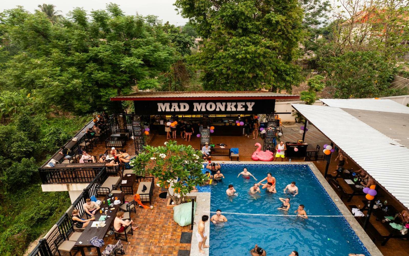 Mad Monkey, Vang Vieng