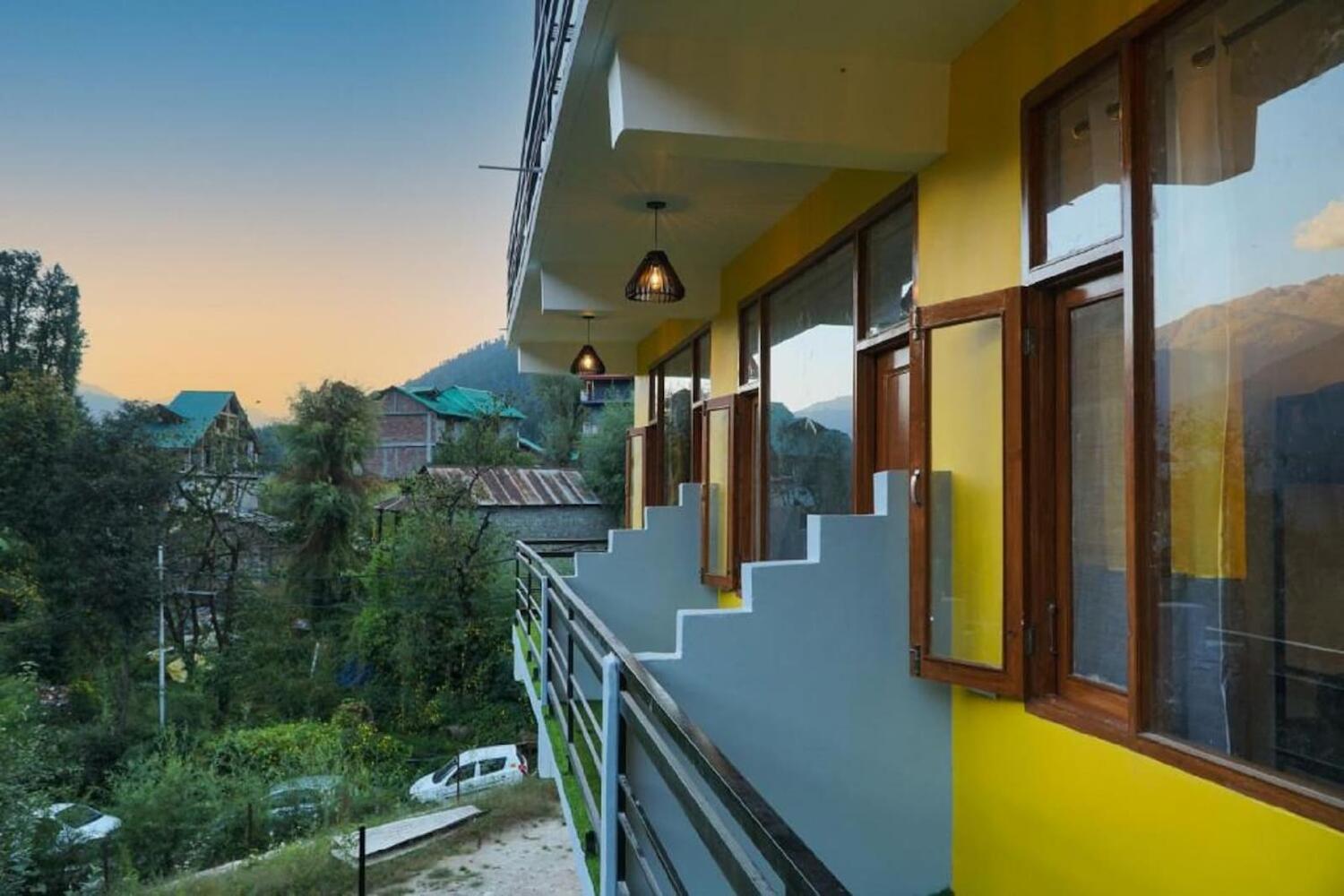 Firefly Hostel, Manali