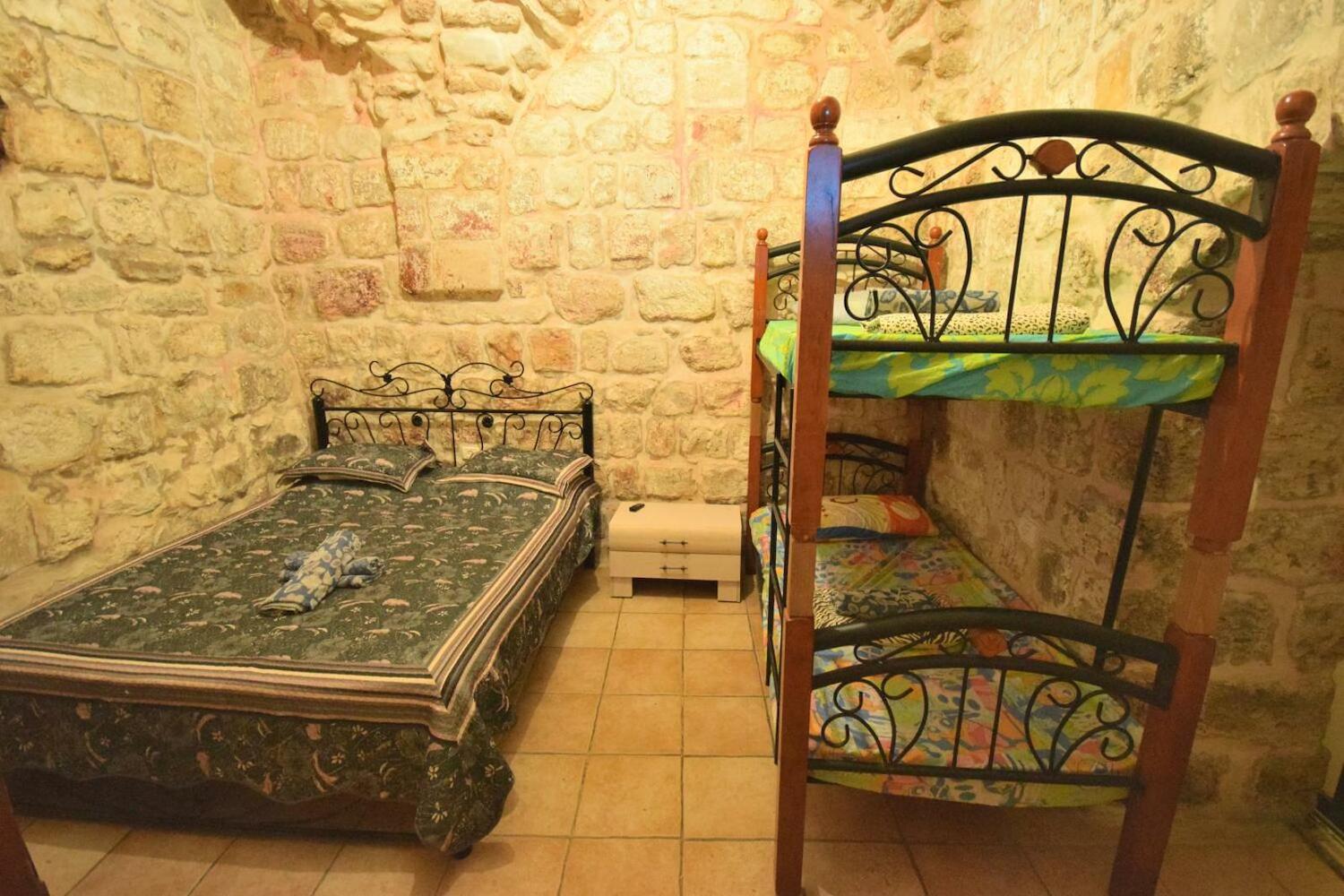 Bab El-Silsileh Hostel, Jerusalem