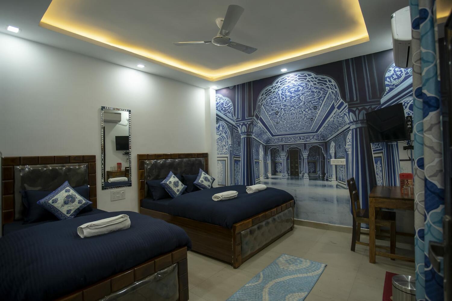 Yes Boss by Backpackers Heaven, New Delhi