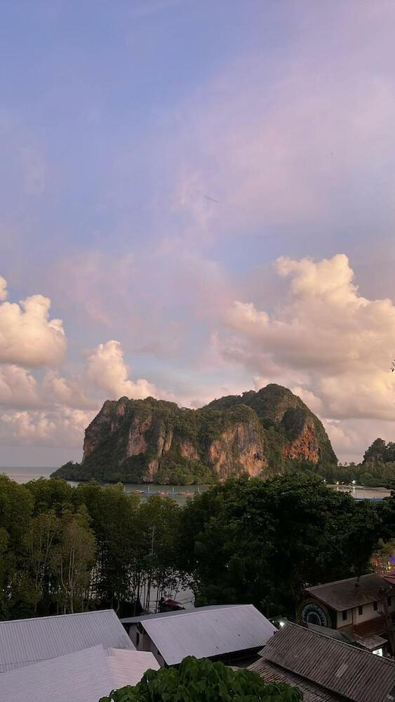 Blanco Hideout Railay, Railay Beach