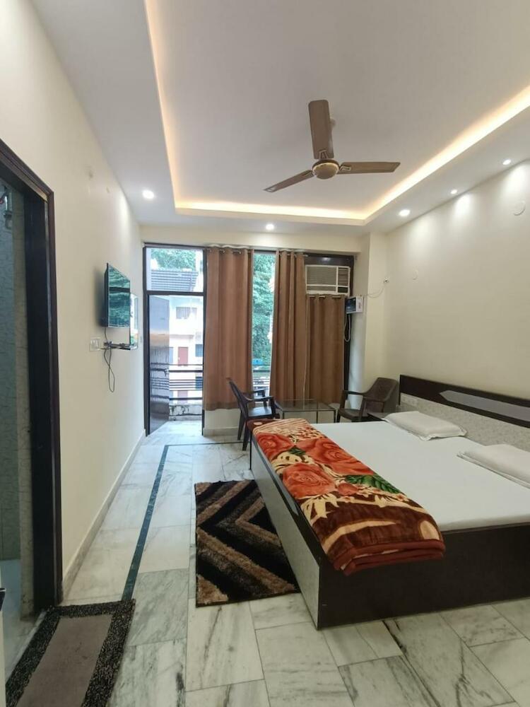 Orange hostel, Rishikesh