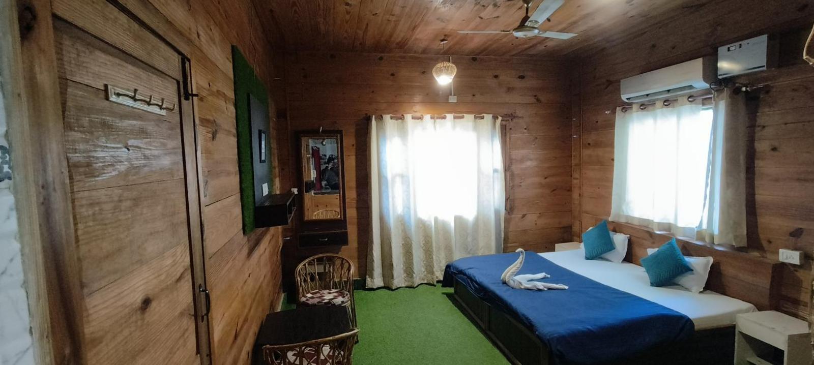 Bluestays Hostel, Rishikesh