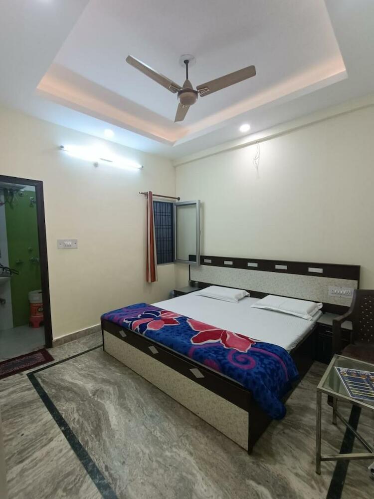 Orange hostel, Rishikesh