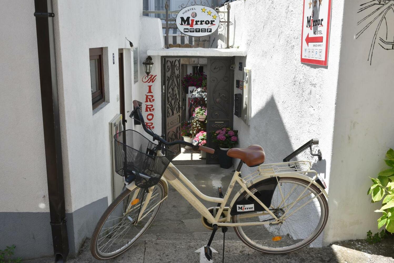 Hostel Mirror, Mostar