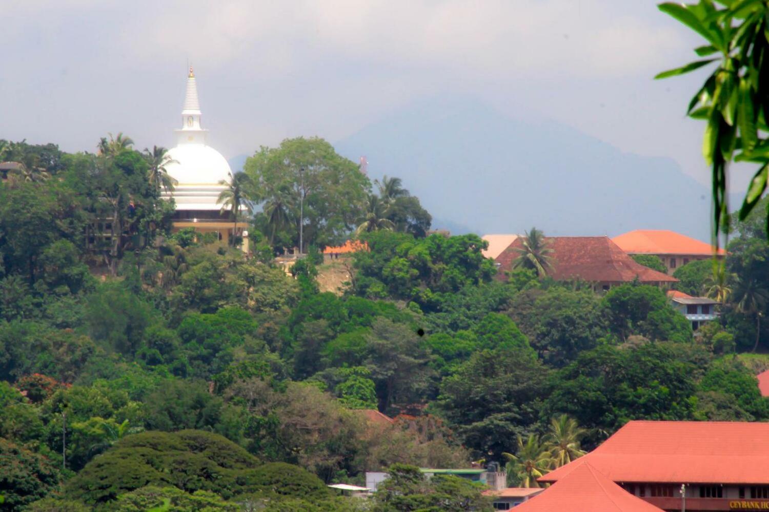 J Hostel, Kandy