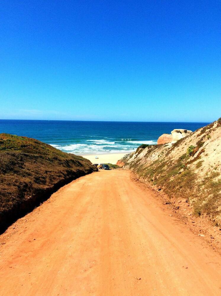 FreeSurfCamp & Hostel, Peniche