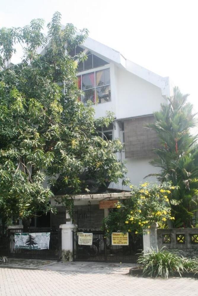 Da Rifi Hostel, Surabaya