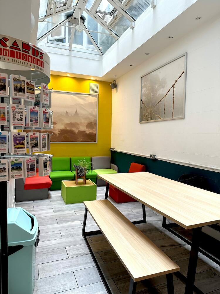 Smart Hyde Park Inn Hostel, London