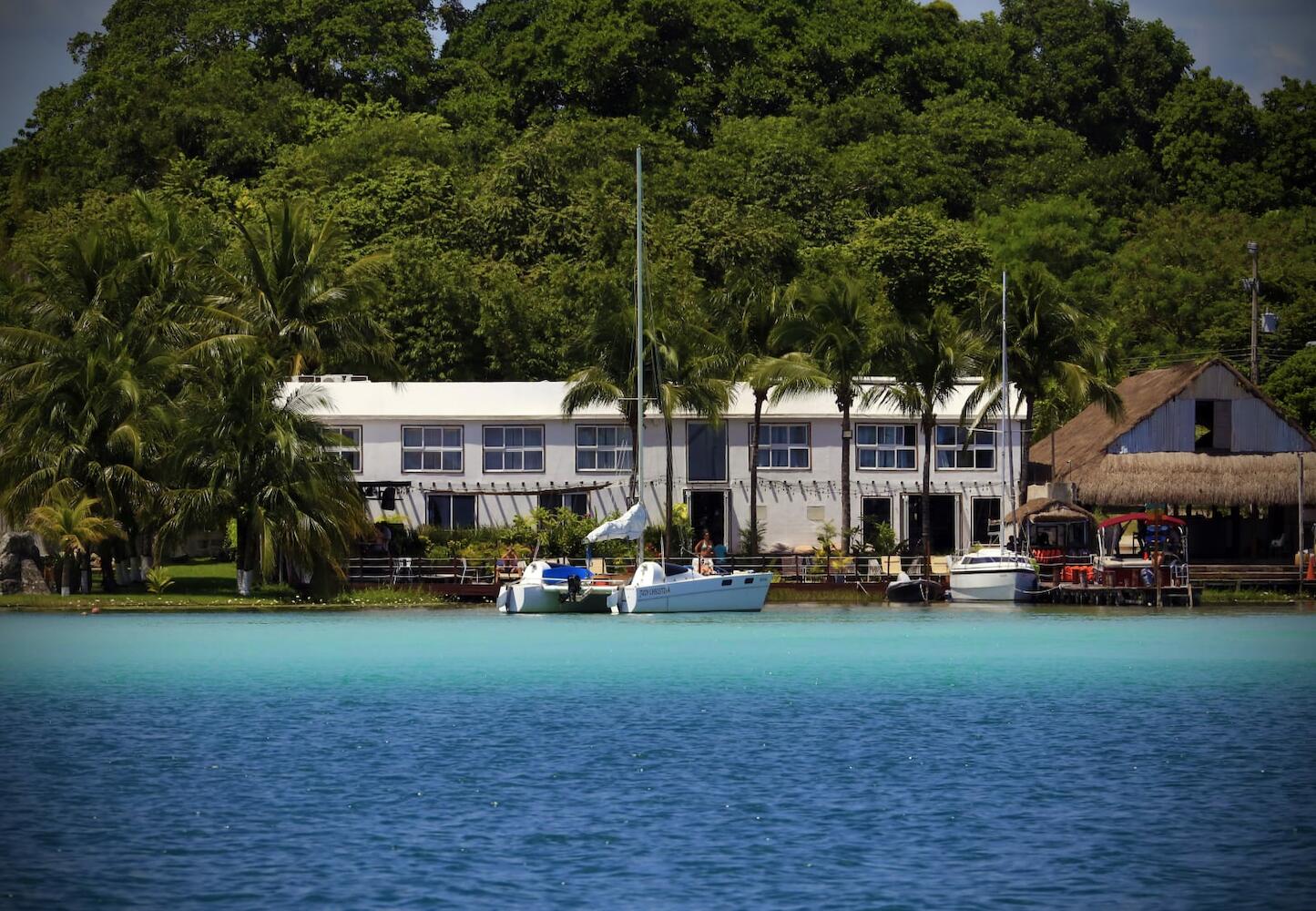 The Yak Lake House, Bacalar