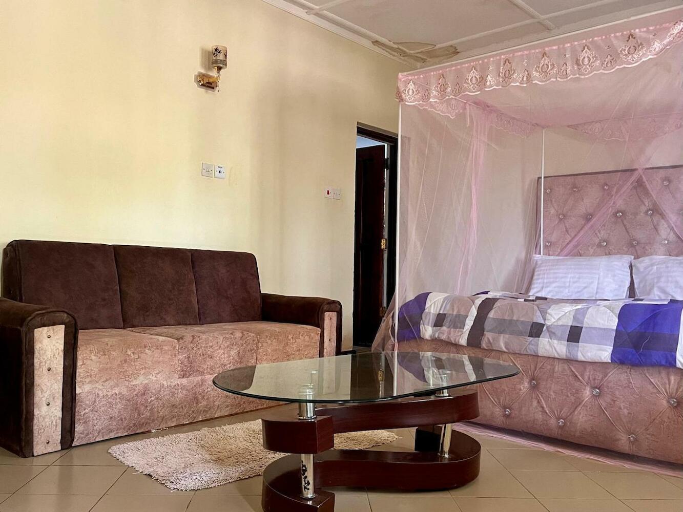 Akogo House - Hostel & Backpackers, Mombasa