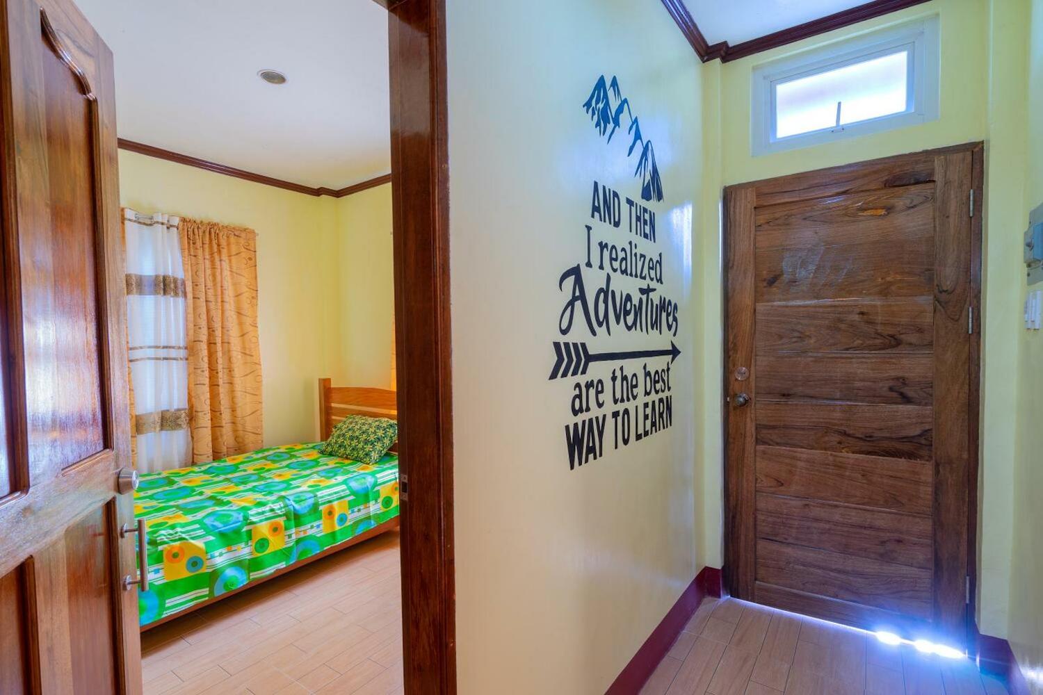 Joval Homestay, Coron