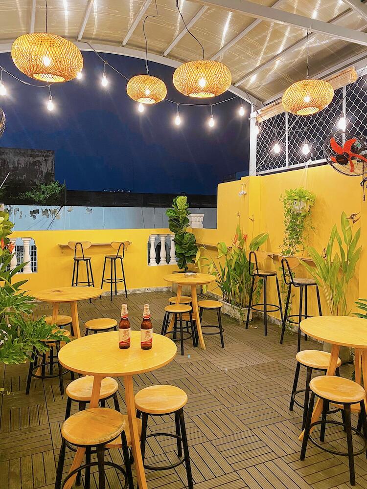 Saigon Authentic Hostel - Cozy Rooftop, Family Cooking Experience, FREE Walking