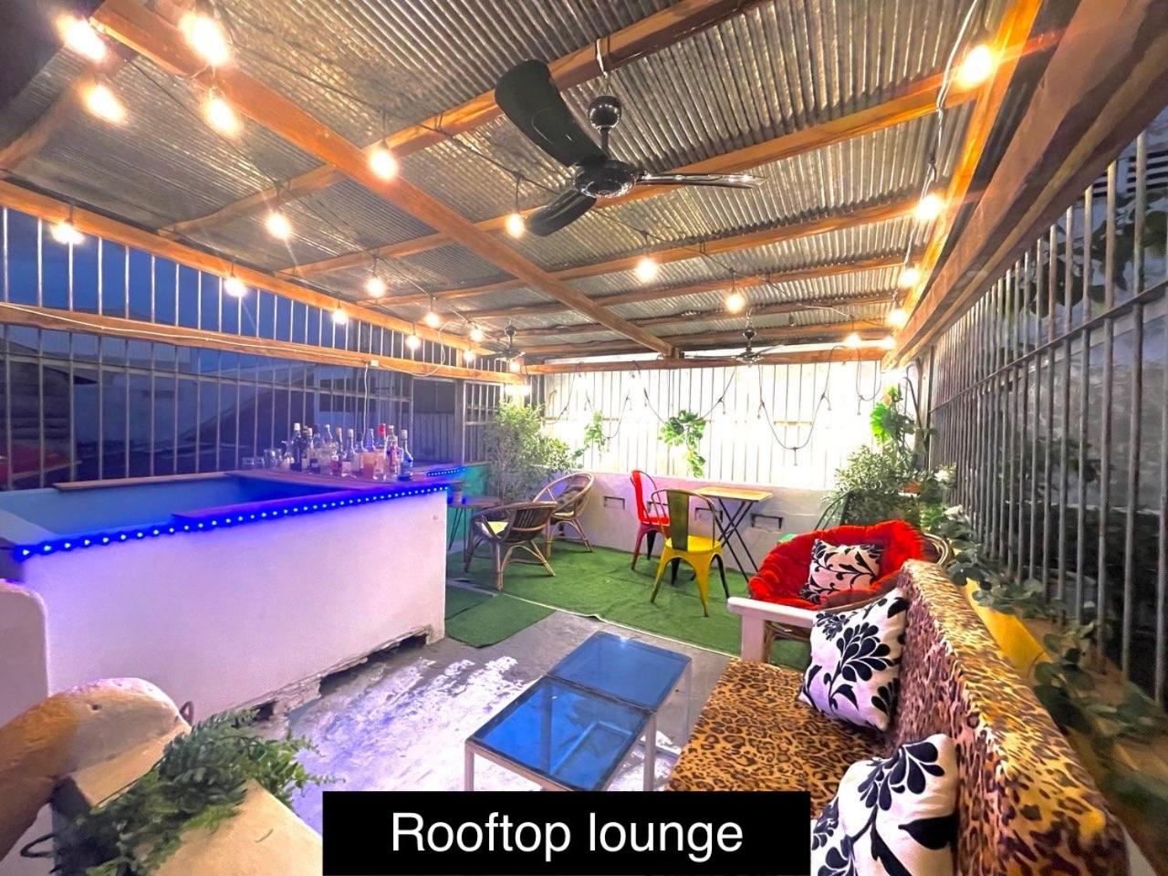 Local Family Hostel & Bar-Rooftop Lounge, Battambang