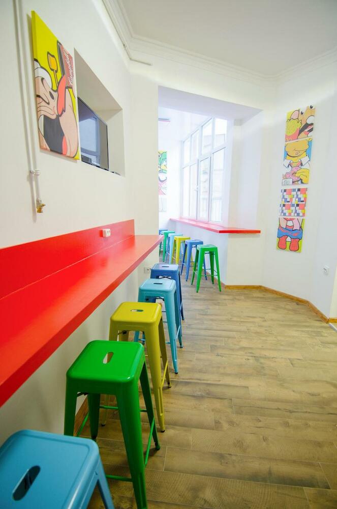 Pop Art Hostel, Lviv