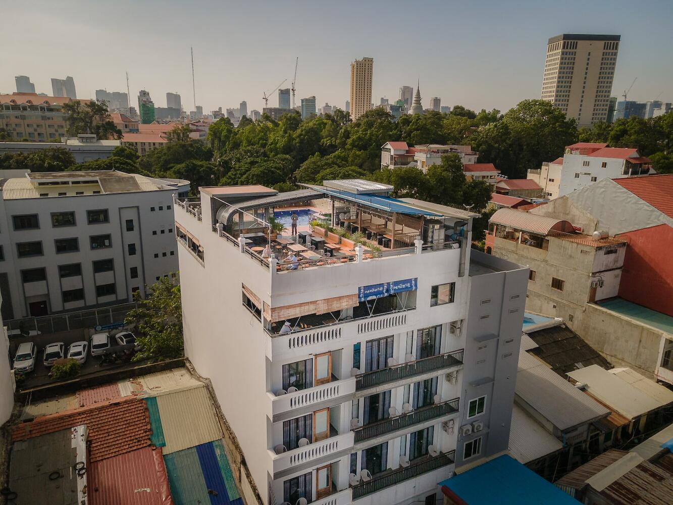 Pooltop, Phnom Penh