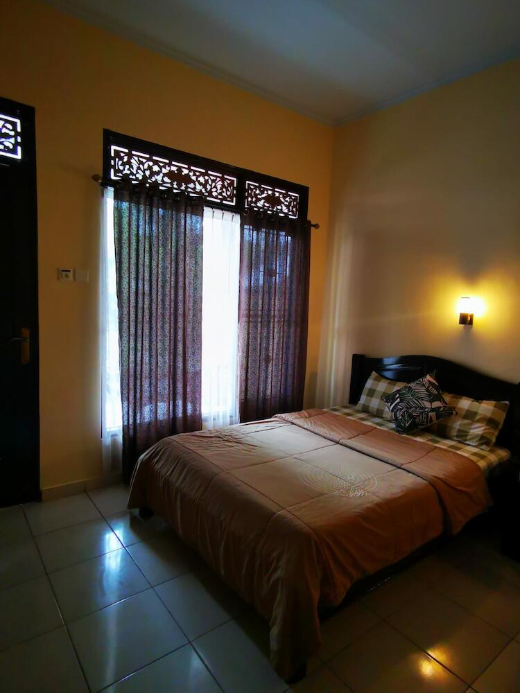 Celebbest Kuta Hostel, Kuta Bali