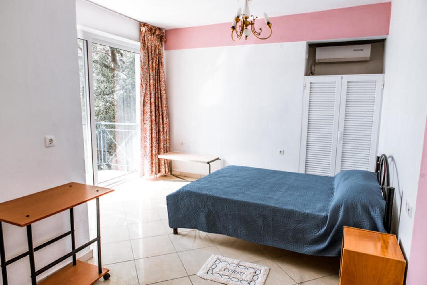 Sunrock Backpackers Hostel, Corfu