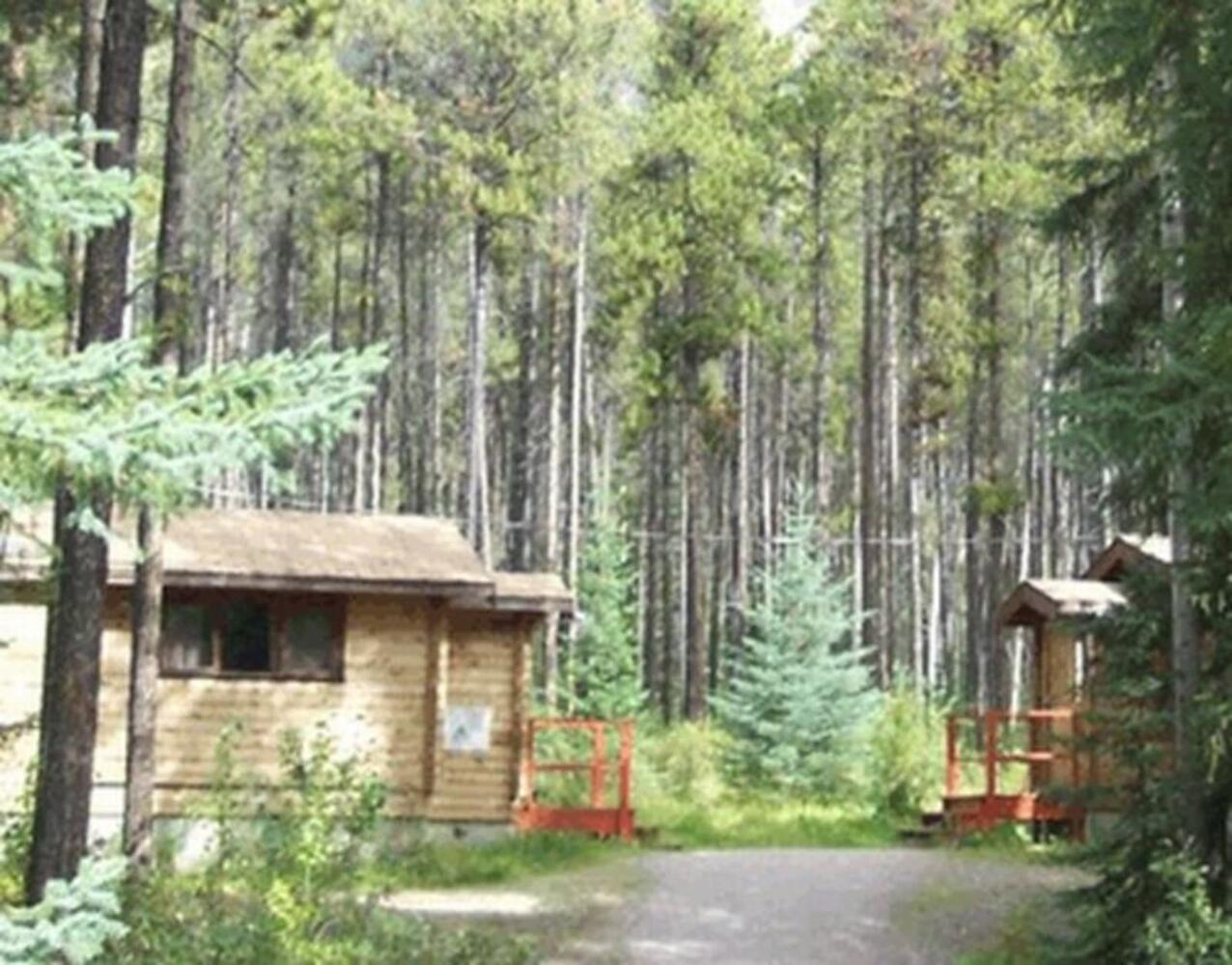 HI - Jasper - Athabasca Falls Hostel in Jasper National Park - Prices ...