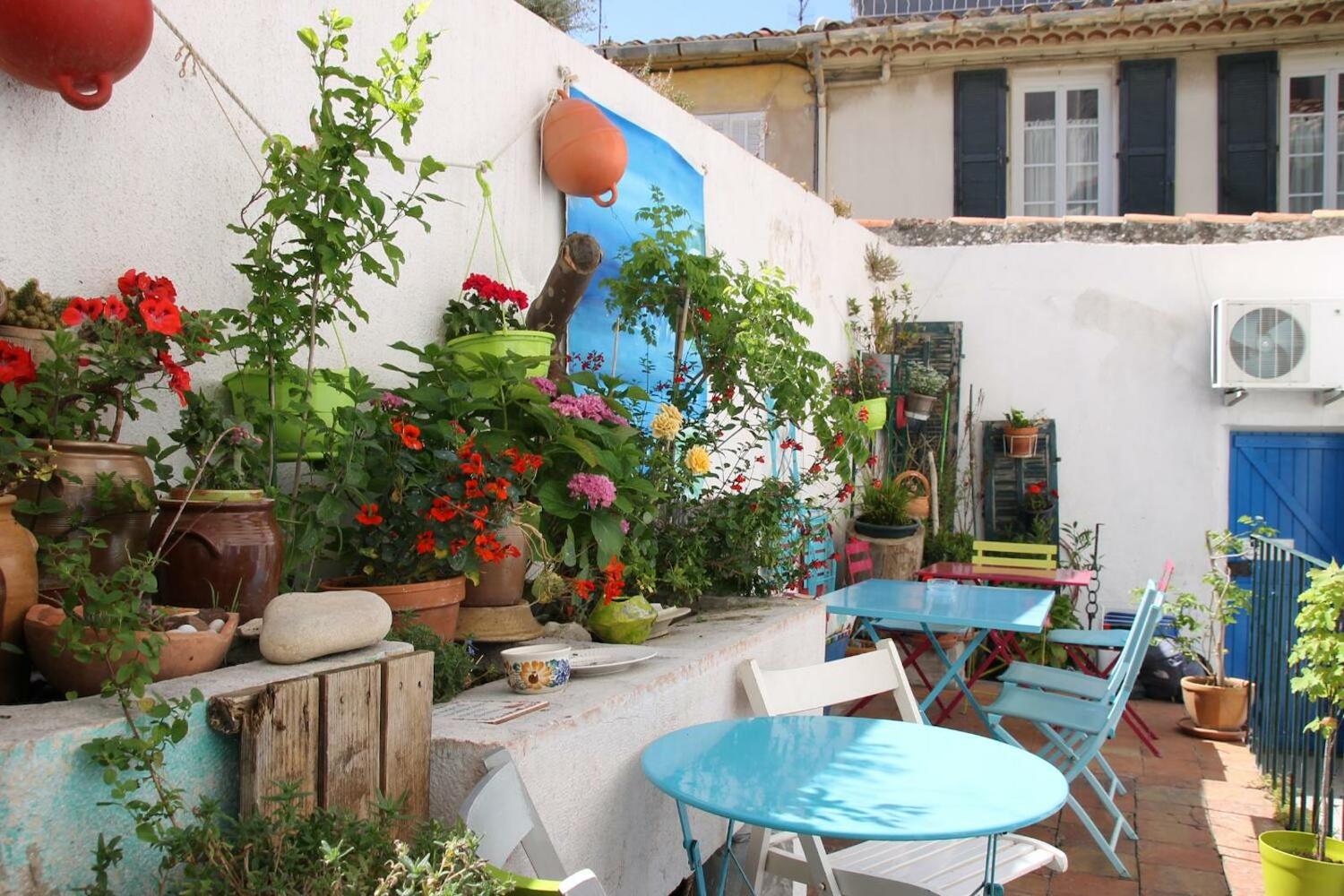 Where to stay in Cassis on a budget