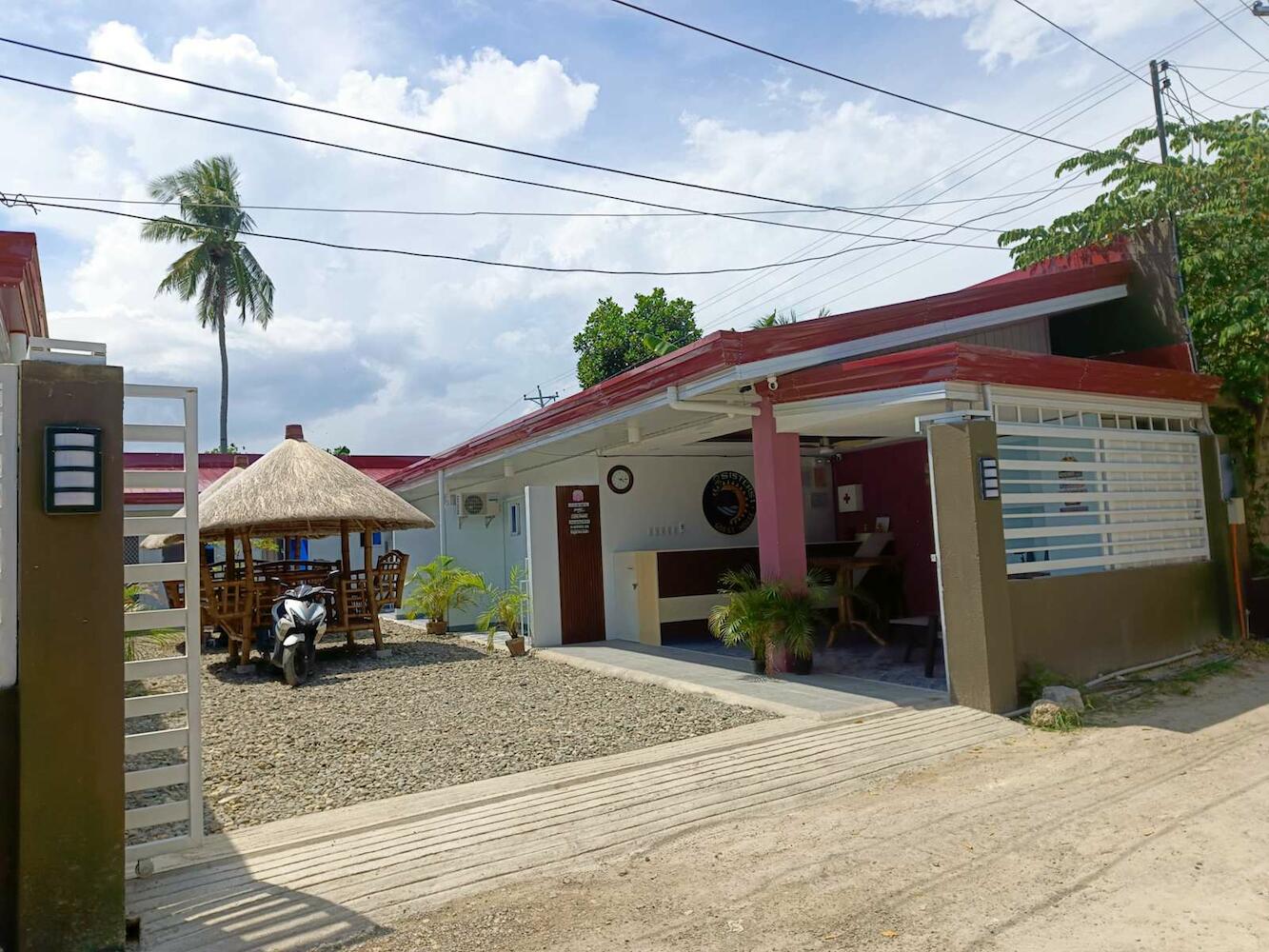 3 Sisters Guest House, Moalboal