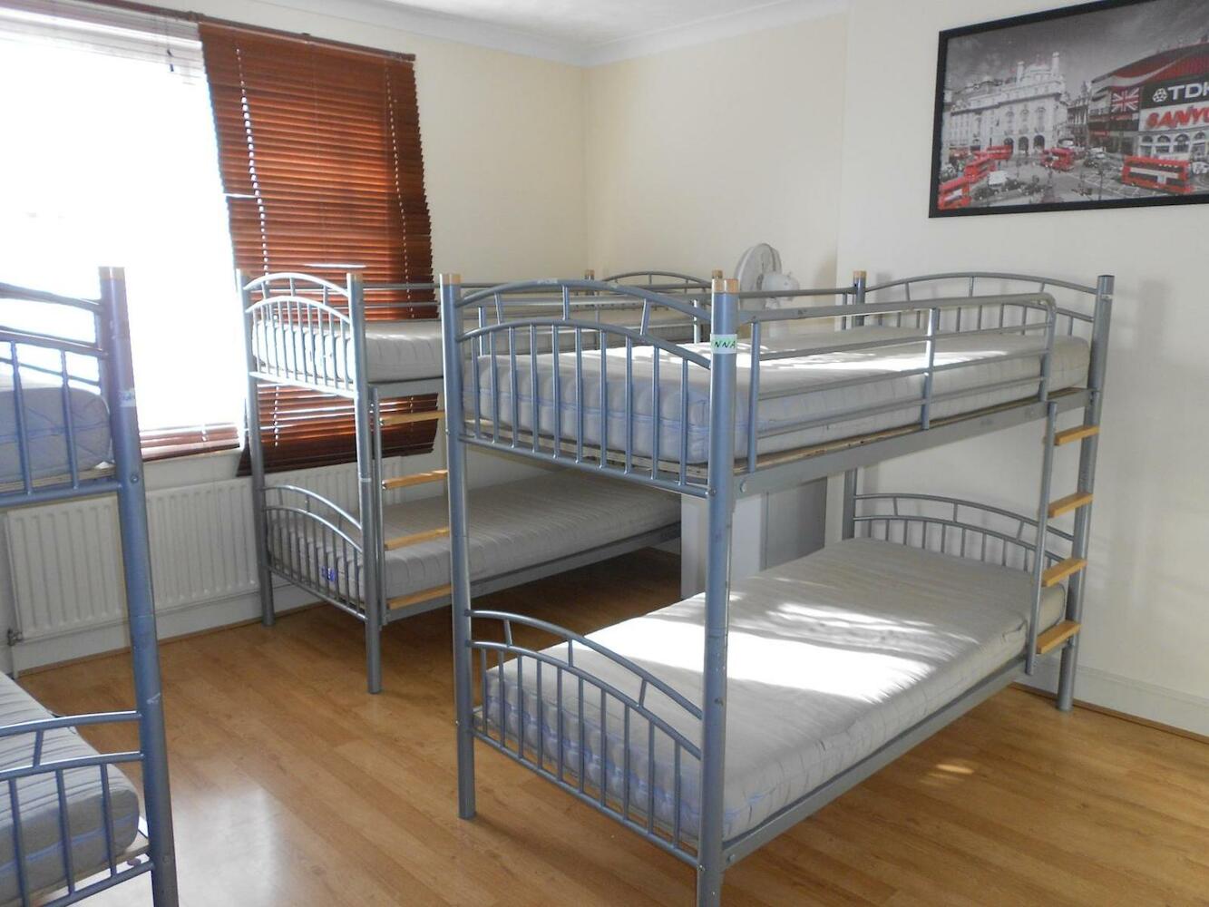 24/7 London Hostel, London