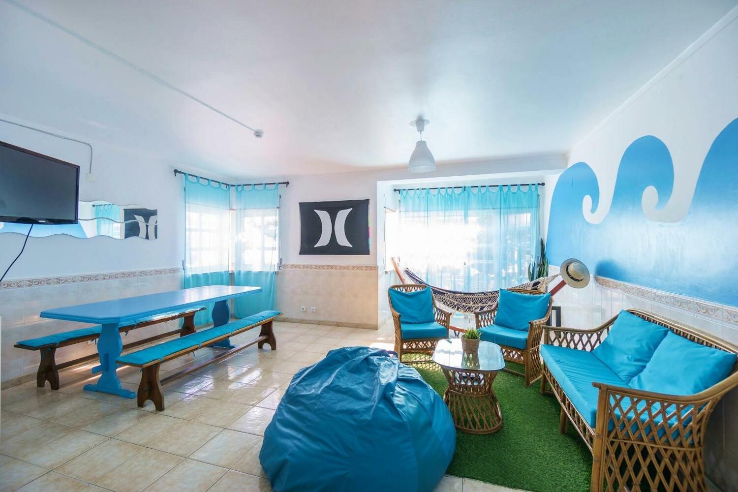 H2O Surfguide Hostel, Peniche