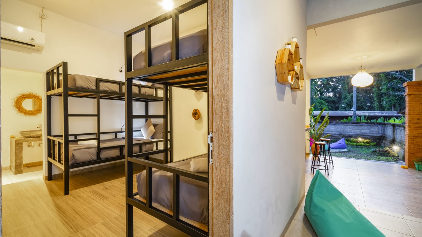 Aura Dormitory House, Ubud