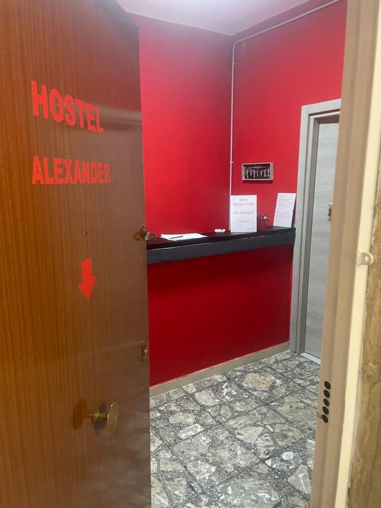 Alexander hostel, Naples