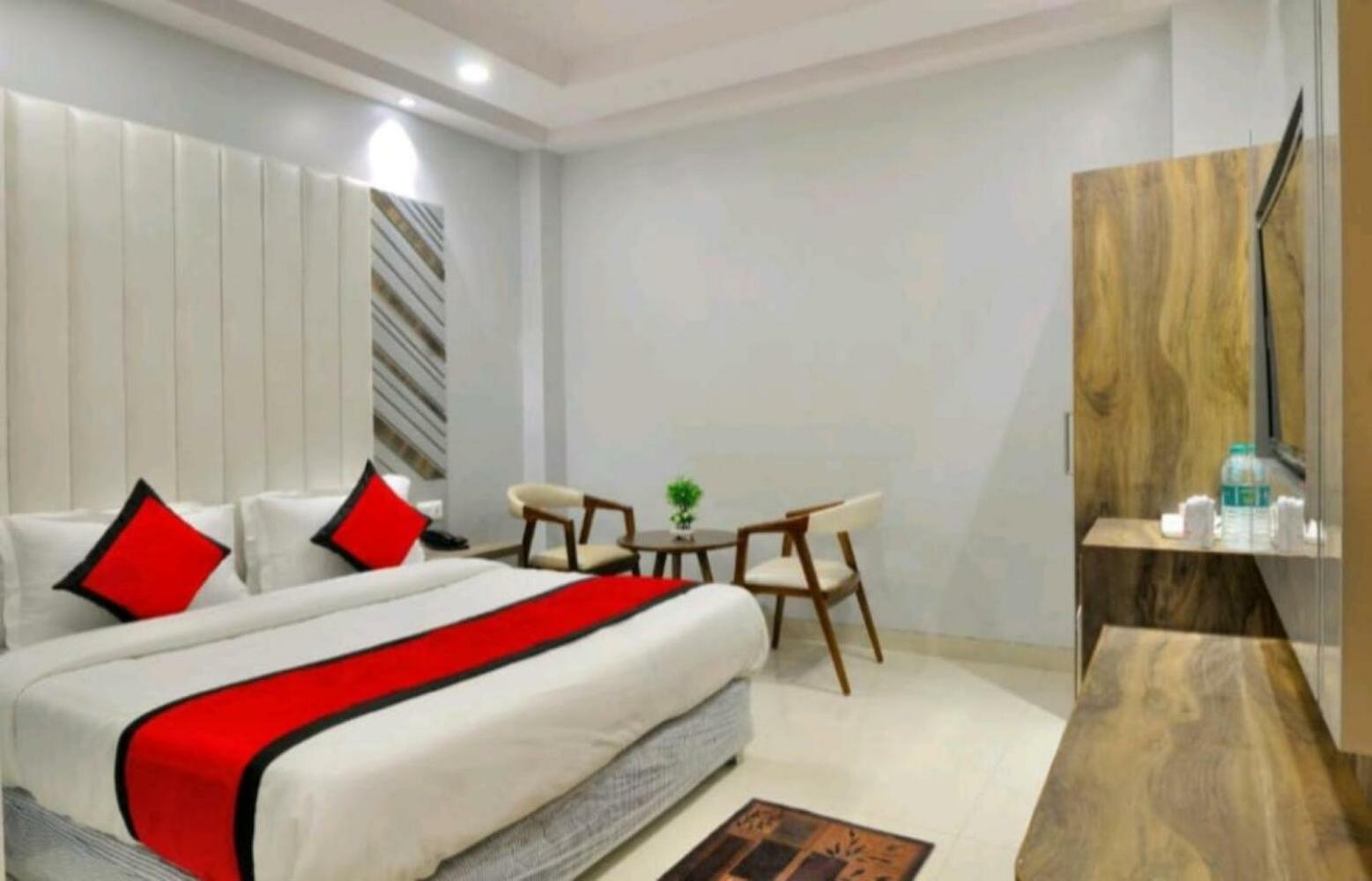 Pink City By Comfort Rooms, New Delhi