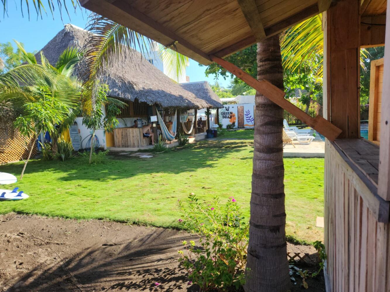 Green Belly Surf Hostel, El Paredon