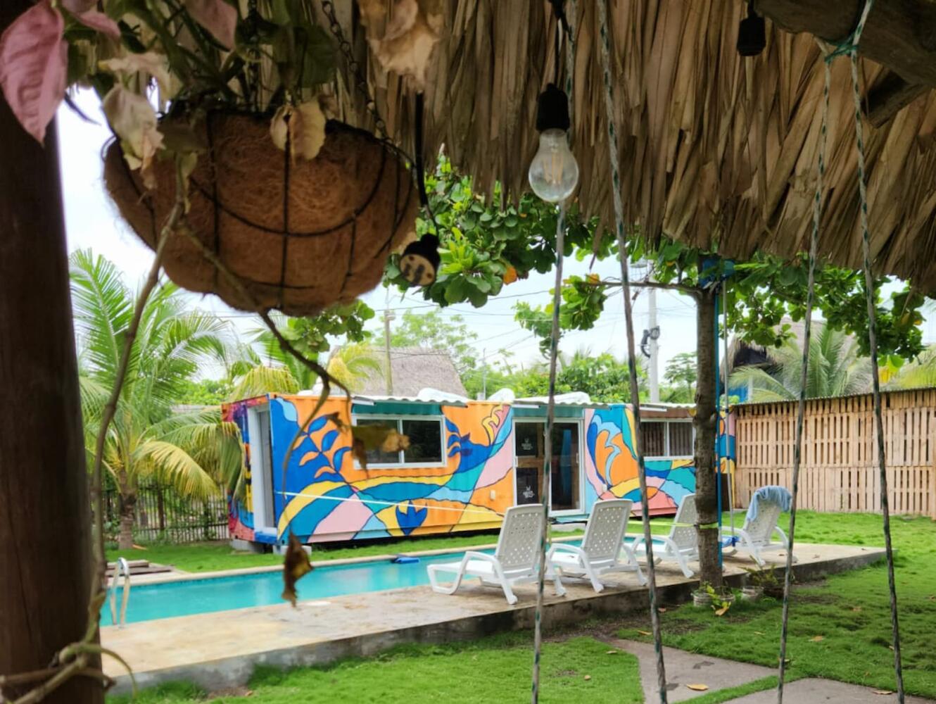 Green Belly Surf Hostel, El Paredon