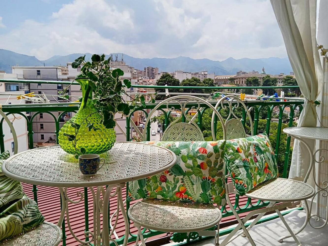 Casa Amari Alla Zisa Hostel, Palermo