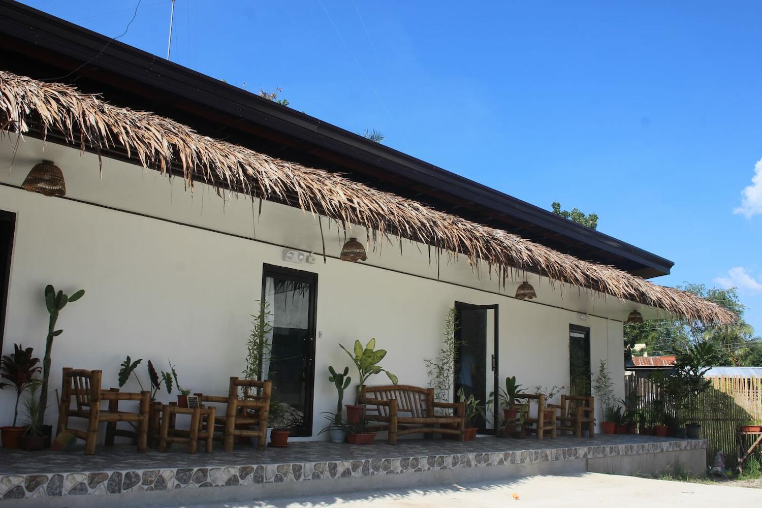 Hangover Hostel, Moalboal