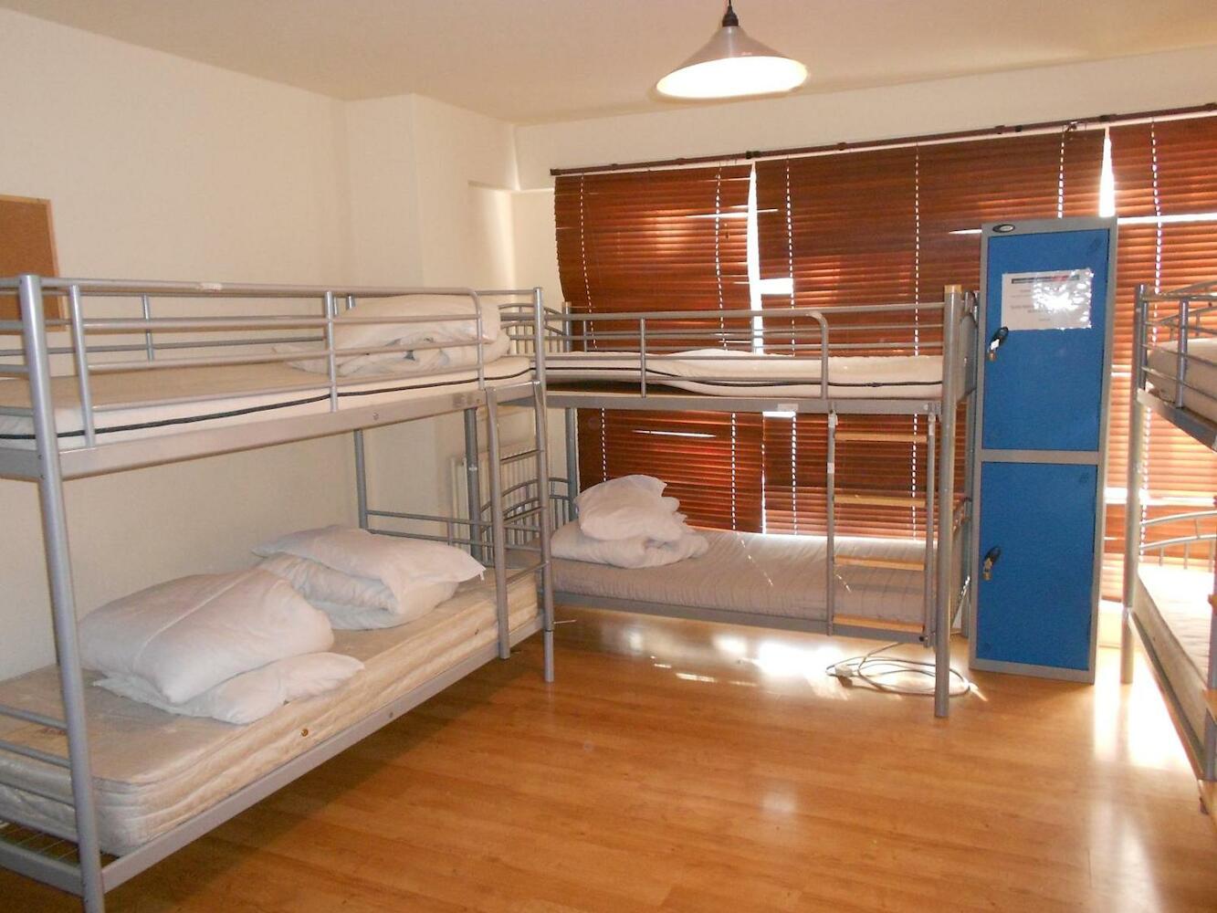 24/7 London Hostel, London