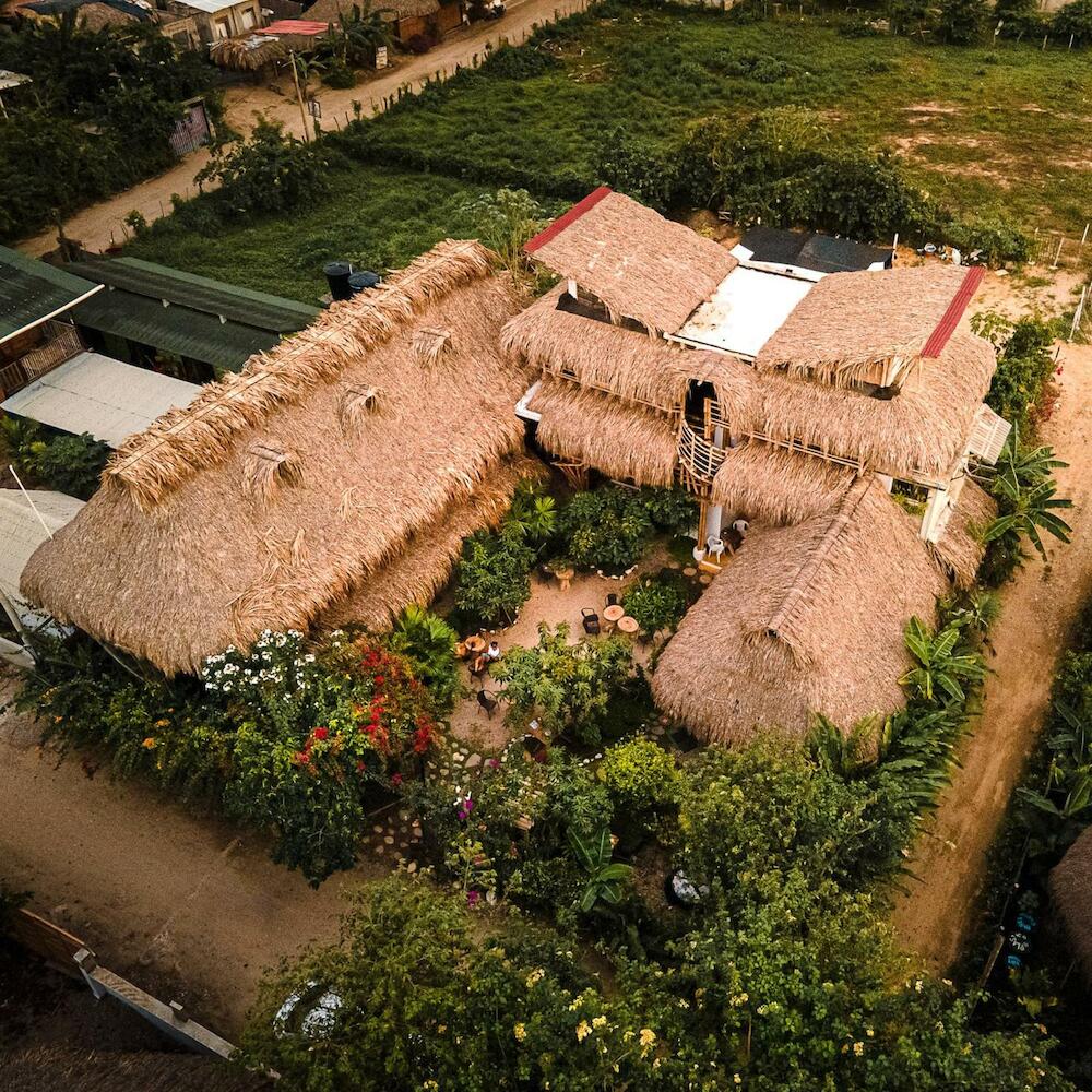 Bella Flor Hostel, Palomino