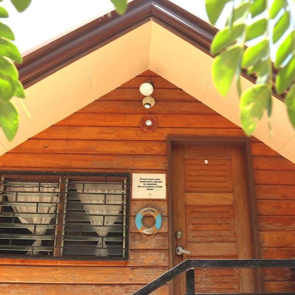 Happy Camper Hostel, Coron