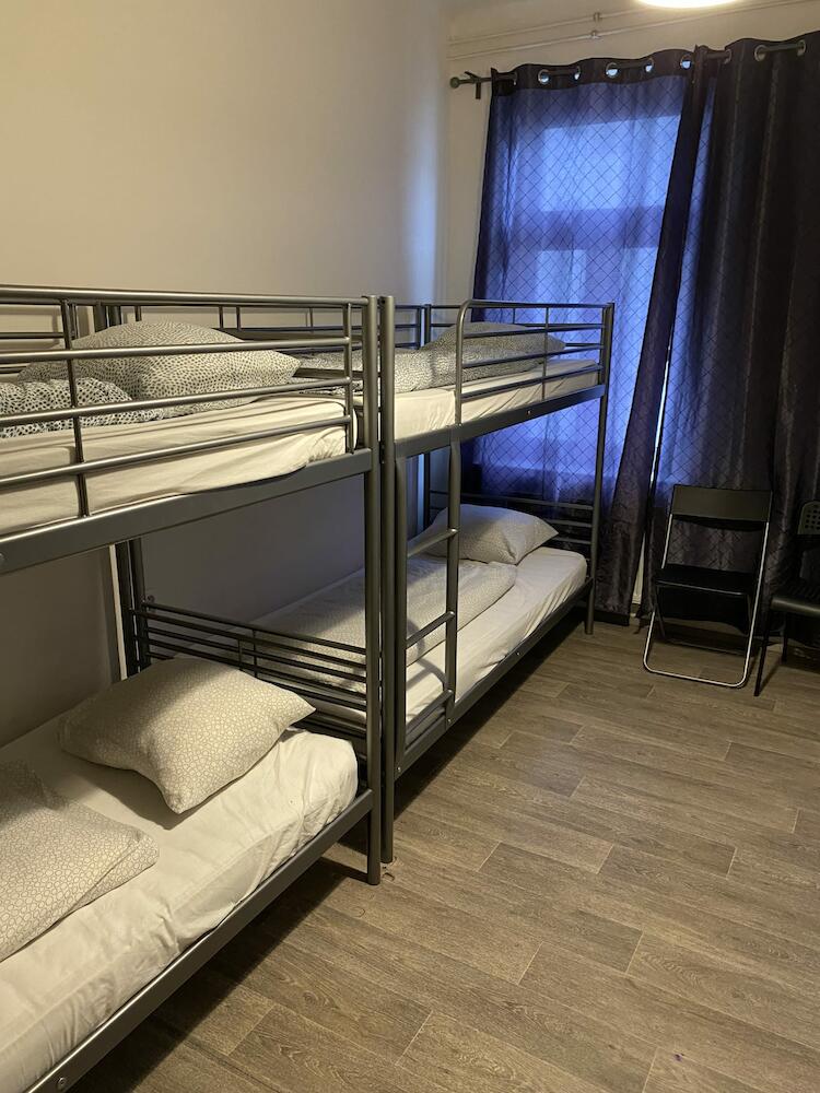 Easy Housing Hostel, Prague