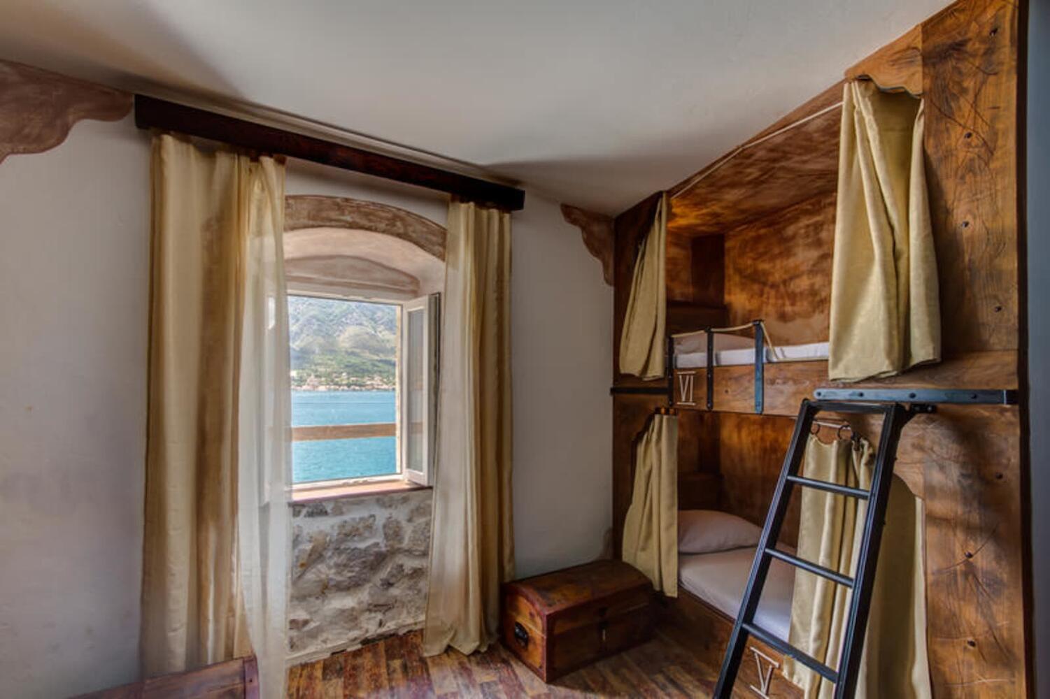 Stranger Tides Hostel, Kotor