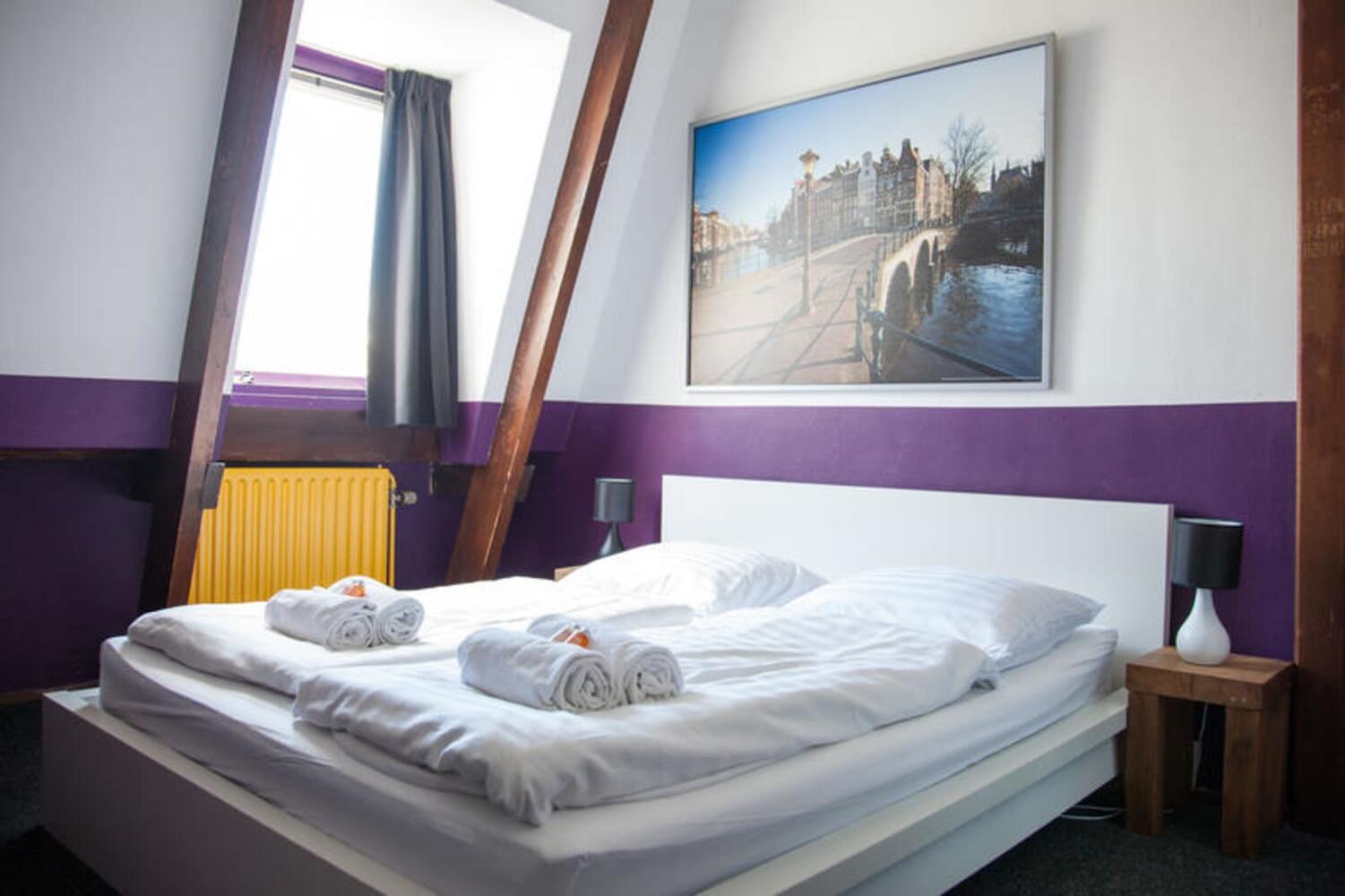 The Flying Pig Downtown Hostel In Amsterdam Prices 21 How To Compare