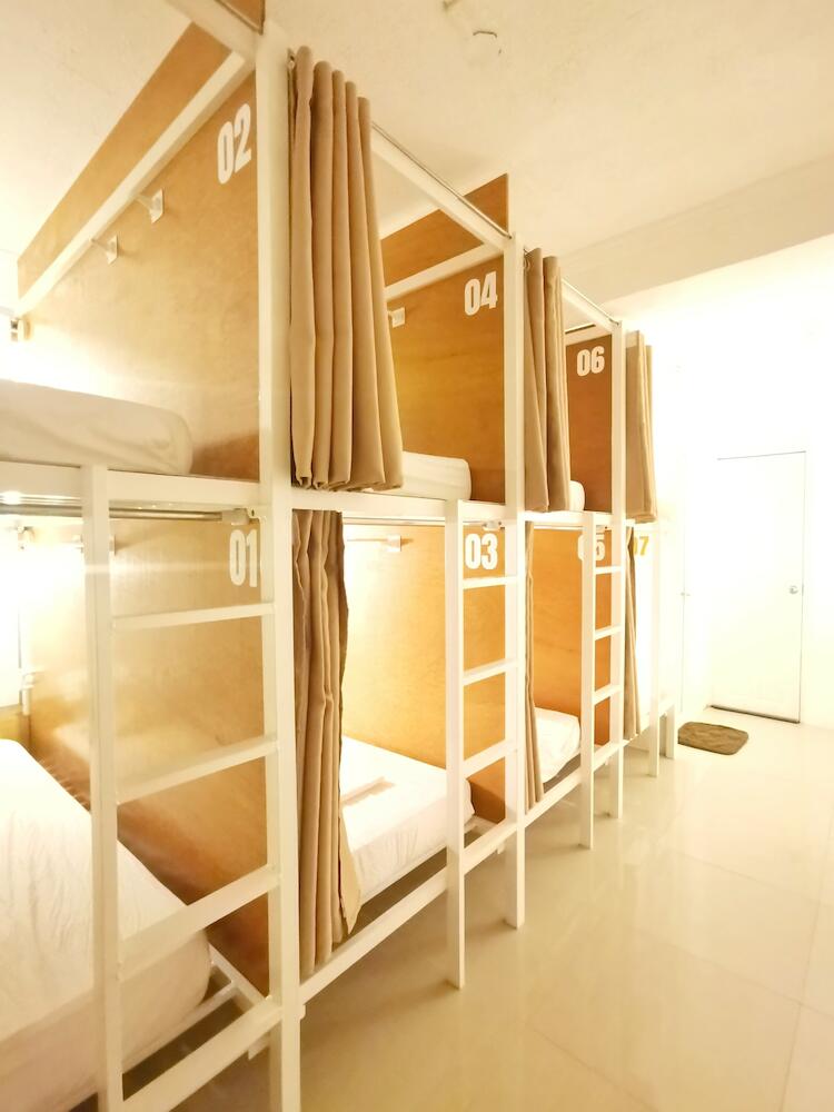 Nomadsmnl Hostel, Manila