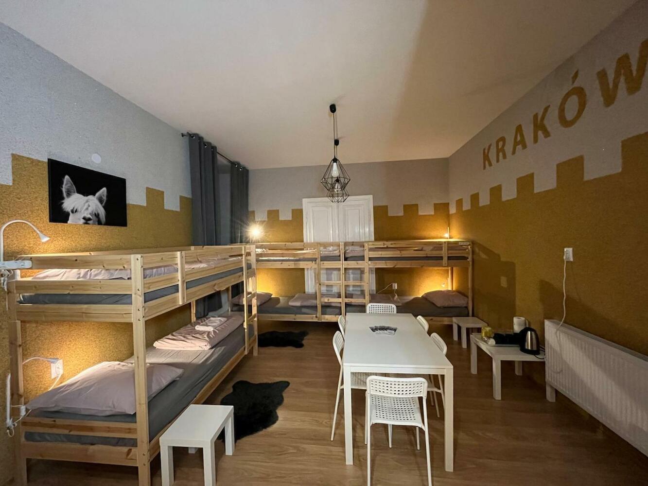 Girls Hostel, Krakow