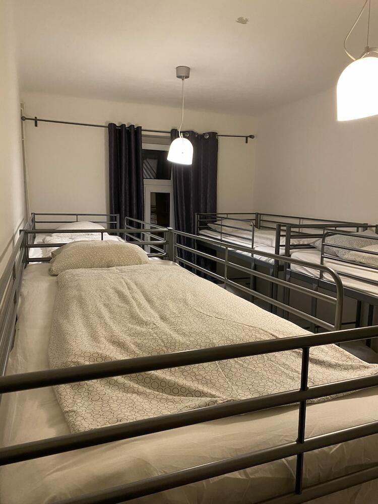 Easy Housing Hostel, Prague