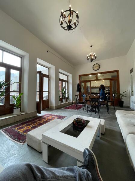 Chilla Hostel, Isfahan